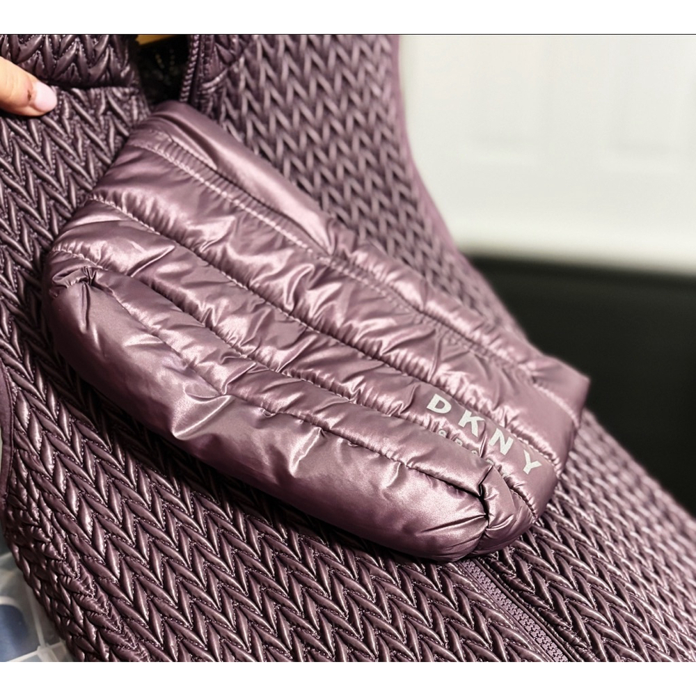 DKNY New! Sport I Textured Vest & Bag - Picture 2 of 5
